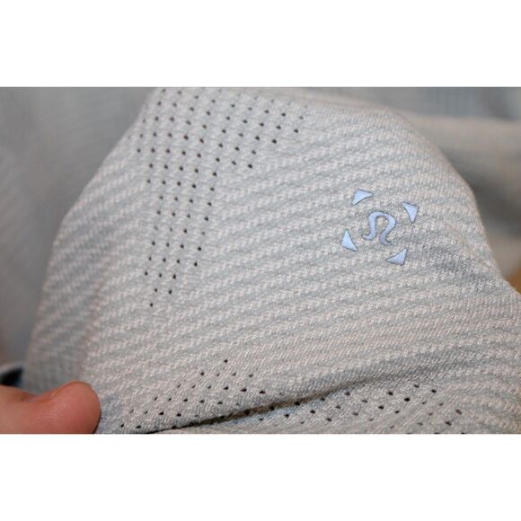 Lululemon mens light gray crewneck perforated workout short sleeve size large - Picture 5 of 7